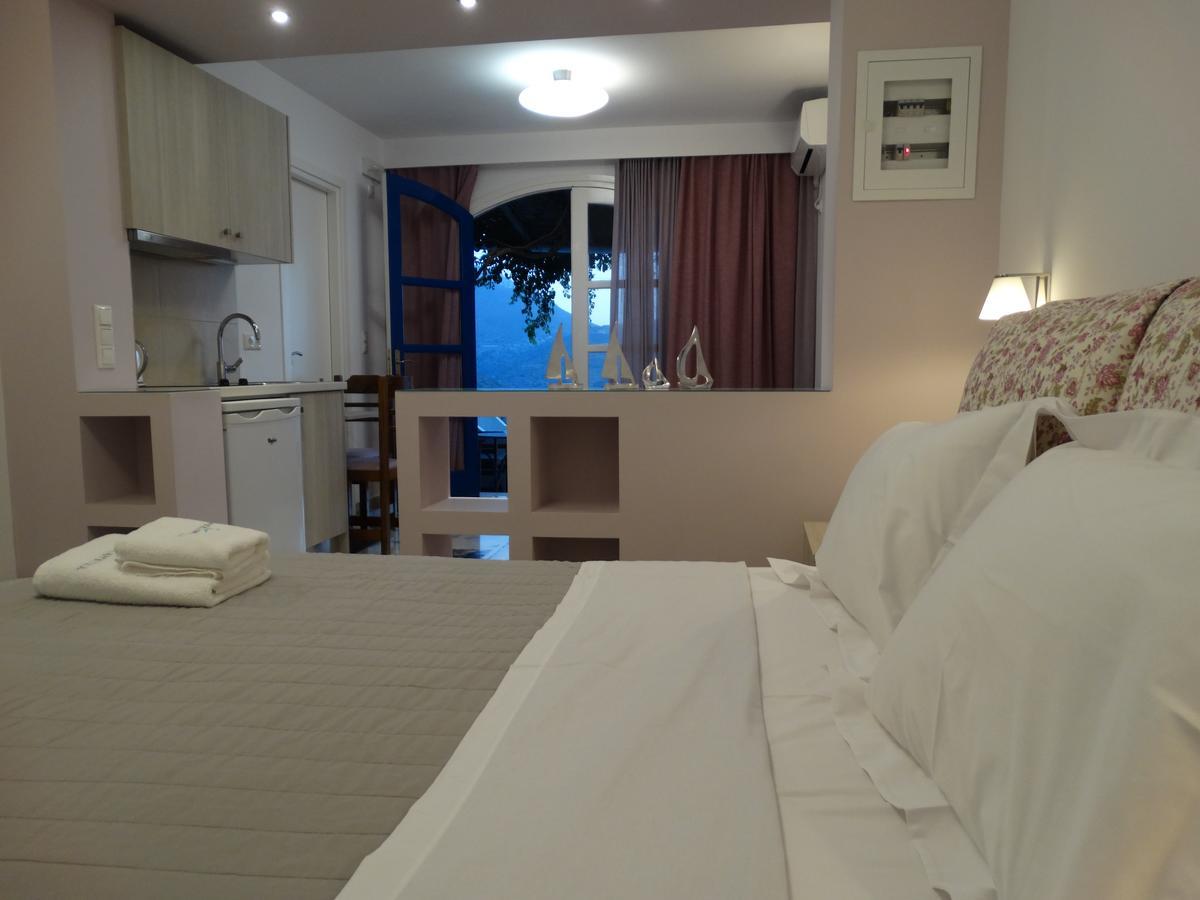 Castelopetra Aparthotel Katapola Luaran gambar